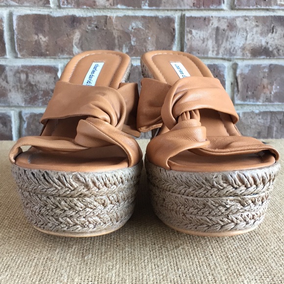 Charles David Leather Wedges - Picture 2 of 8